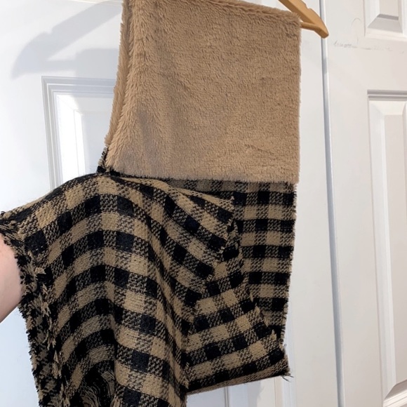 D&Y Houndstooth Faux Fur Panel Scarf NWT Brown & Black in Gingham Buffalo Plaid - Picture 5 of 14